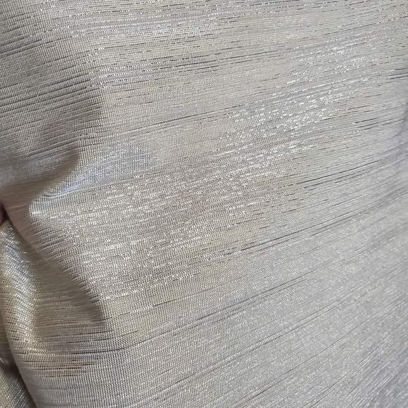 Vue Point XL  gold metallic sleeveless shirt - Picture 7 of 8